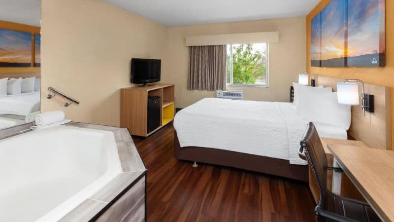 Days Inn by Wyndham Rockford I-90 Casino District hotel photo 2
