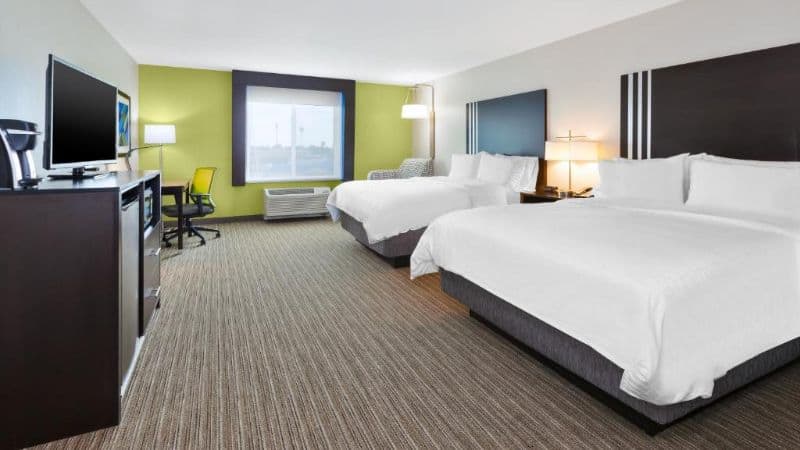 Holiday Inn Express & Suites Effingham hotel photo 3