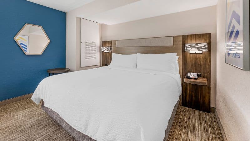 Holiday Inn Express Chicago-downers Grove By IHG hotel photo 2