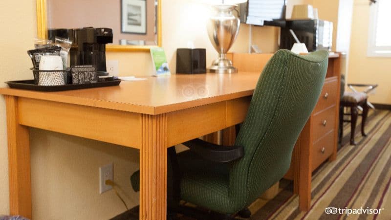 Midway Inn & Suites hotel photo 4