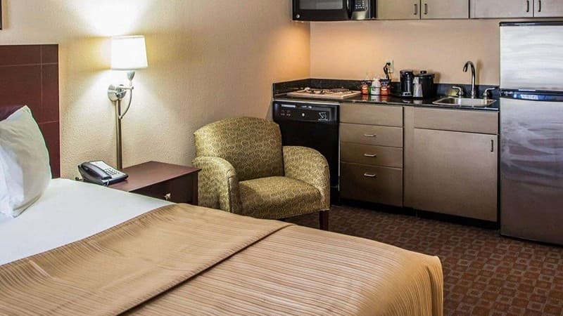 Quality Inn & Suites Peoria hotel photo 4