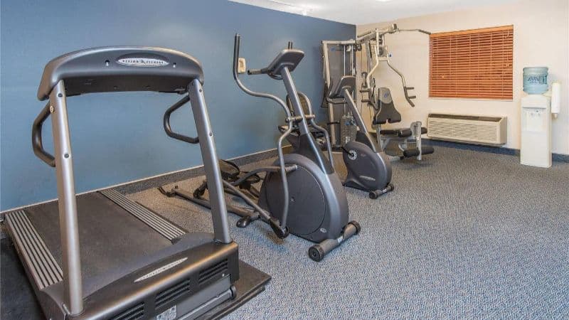 Ramada by Wyndham Springfield North hotel photo 5