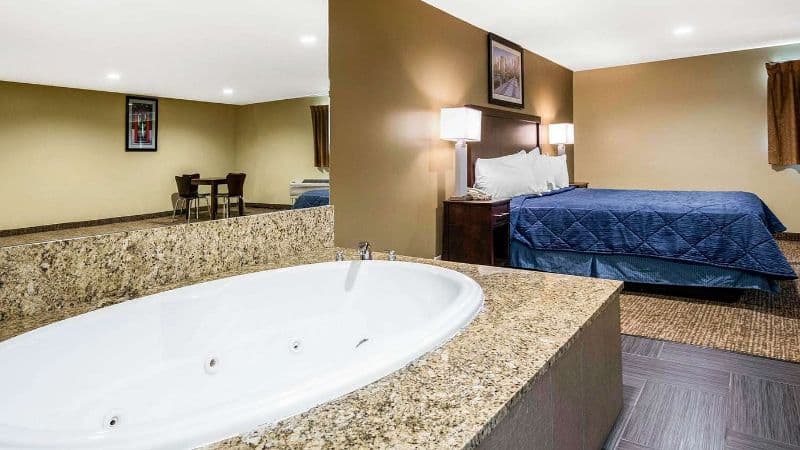 Rodeway Inn Lyons hotel photo 4