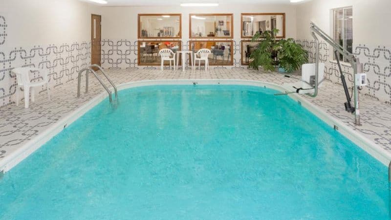 Super 8 by Wyndham Pekin / Peoria Area hotel photo 5