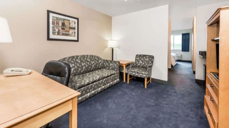 Baymont by Wyndham Indianapolis Northeast hotel photo 4