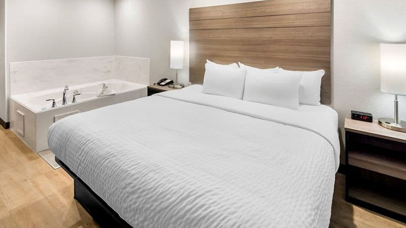 Clarion Pointe hotel photo 2