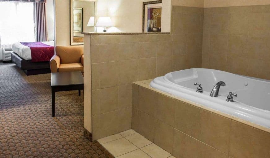 Comfort Suites Southport hotel photo 2
