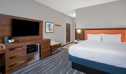 Hampton Inn & Suites Muncie hotel photo 2