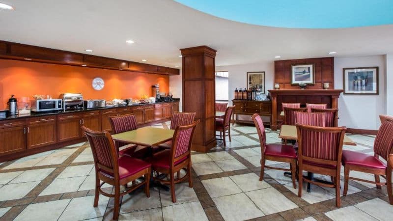 Howard Johnson by Wyndham Evansville East hotel photo 5