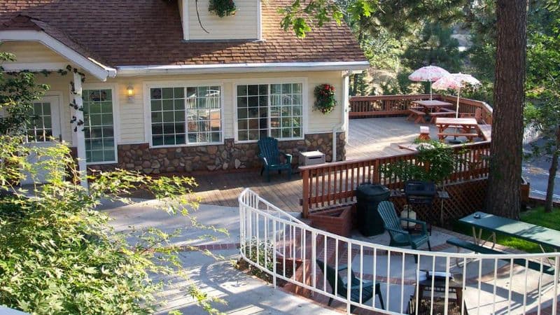 Inntiquity, A Country Inn - King Suite with In-Room Whirlpool Tub