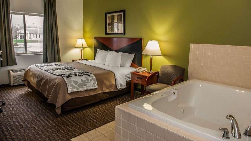 Sleep Inn South Bend Airport Jacuzzi room