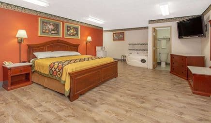 Super 8 by Wyndham Bedford hotel photo 2