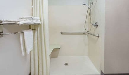 Super 8 by Wyndham Bedford hotel photo 5
