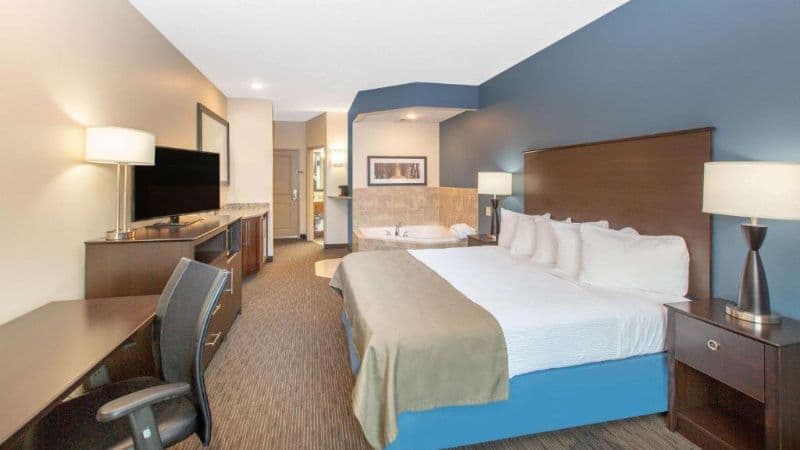 AmericInn by Wyndham Humboldt hotel photo 2