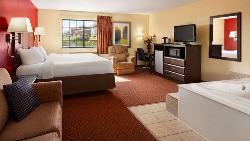 Baymont by Wyndham Cedar Rapids hotel photo 3