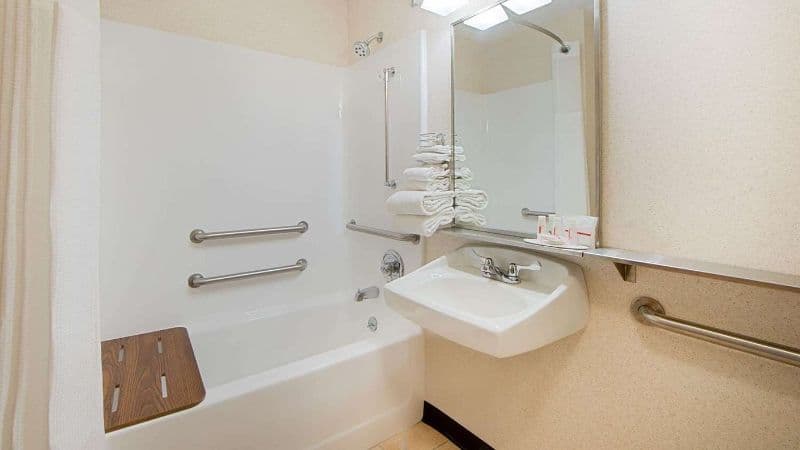 Baymont by Wyndham Pella hotel photo 2