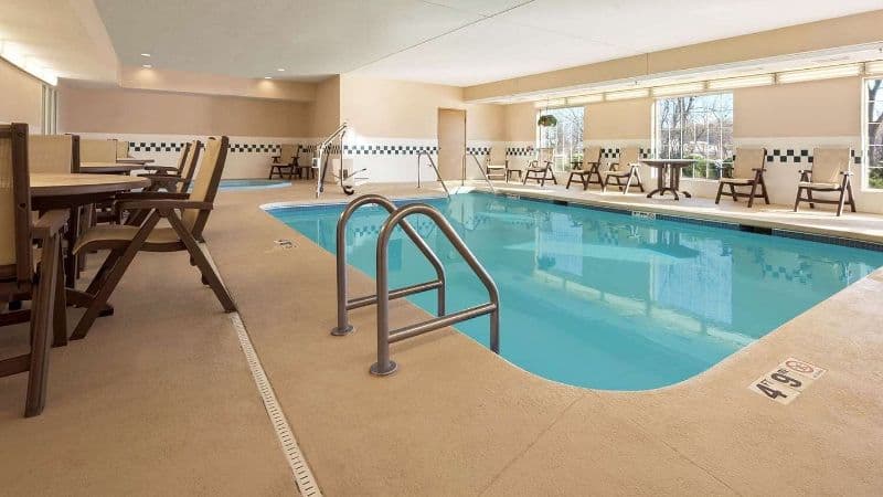 Country Inn & Suites by Radisson, Clinton, IA hotel photo 3