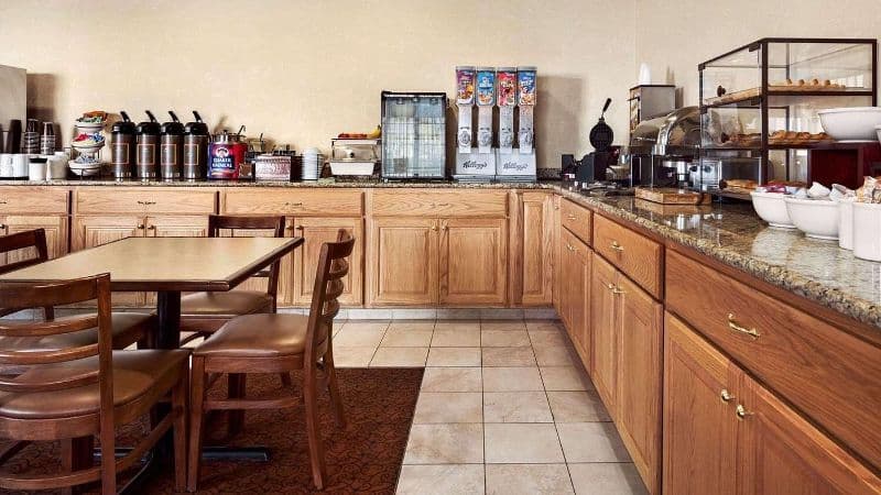 Country Inn & Suites by Radisson, Clinton, IA hotel photo 4