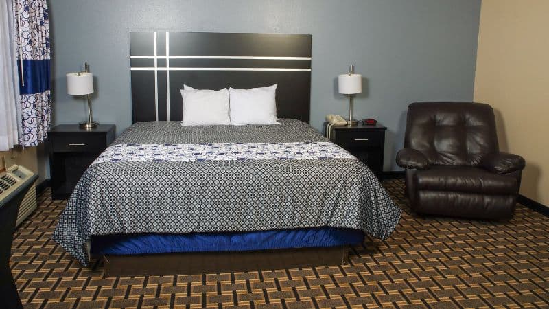 Dutch Inn and Suites hotel photo 3