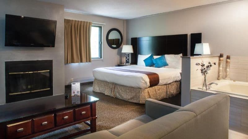 Heartland Inn – Coralville Jacuzzi room