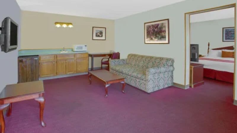 I-80 Inn & Suites hotel photo 4