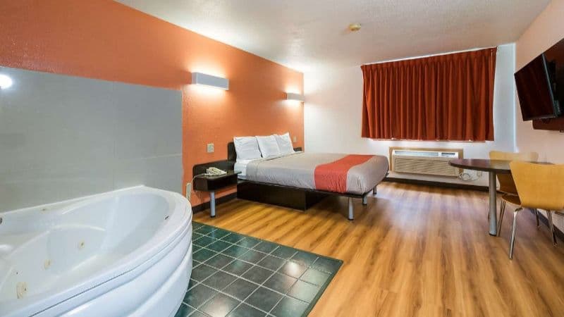 Motel 6 Davenport hotel photo 2