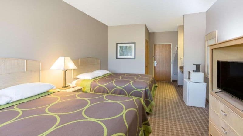 Super 8 by Wyndham Carroll/East hotel photo 2