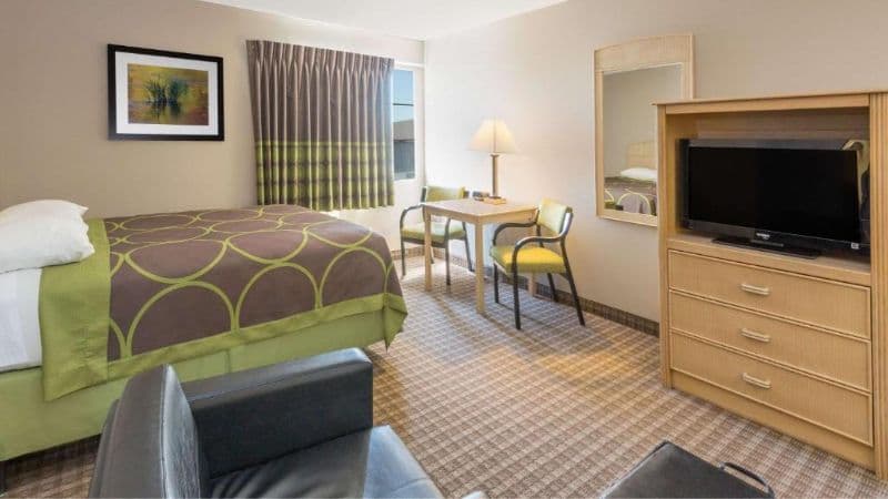 Super 8 by Wyndham Carroll/East hotel photo 4