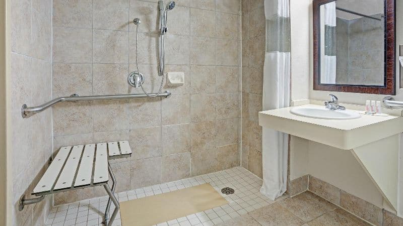 Travelodge by Wyndham Iowa City hotel photo 3