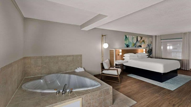 Wyndham Garden Ankeny Jacuzzi room