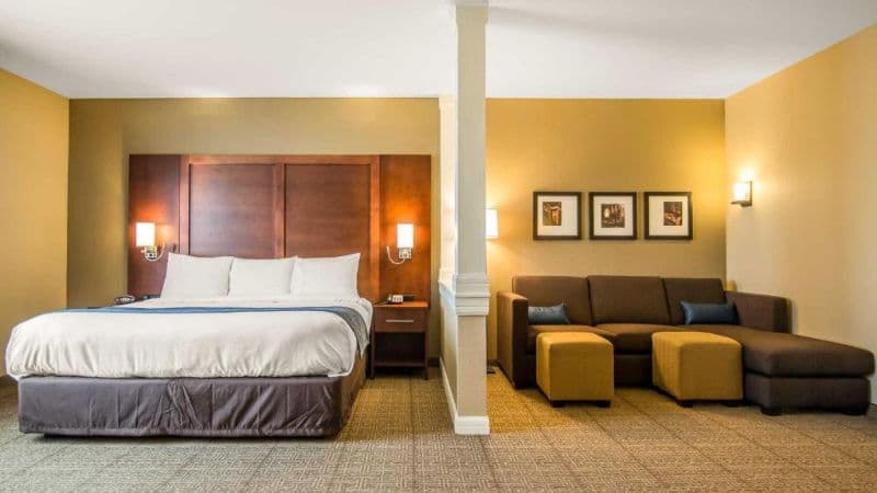 Comfort Suites Dodge City hotel photo 2