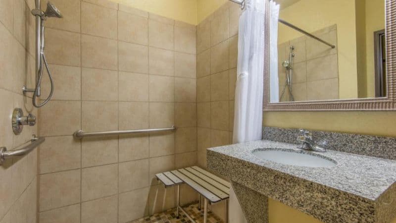 Holiday Inn Express & Suites El Dorado, KS, an IHG Hotel hotel photo 3