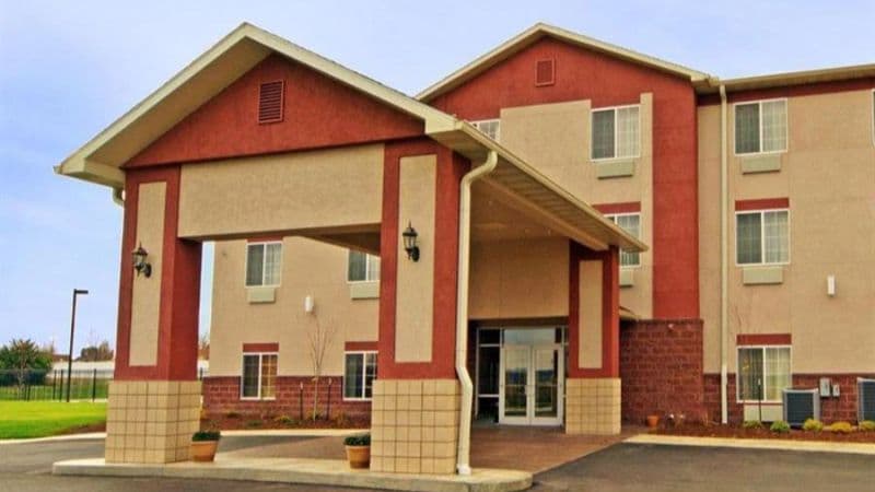Paola Inn and Suites hotel photo 5