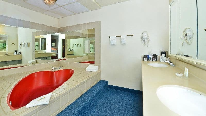 Quality Inn & Suites Salina hotel photo 2