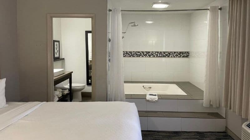 Super 8 by Wyndham Independence Kansas City hotel photo 4
