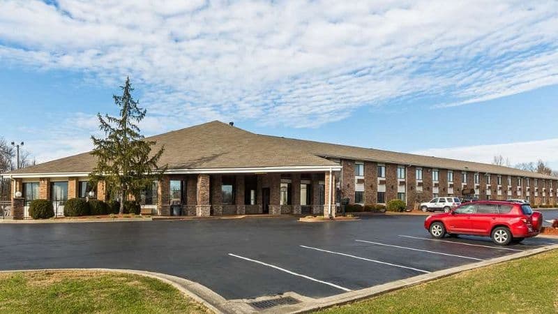 Baymont by Wyndham Louisville South I 65 hotel photo 3