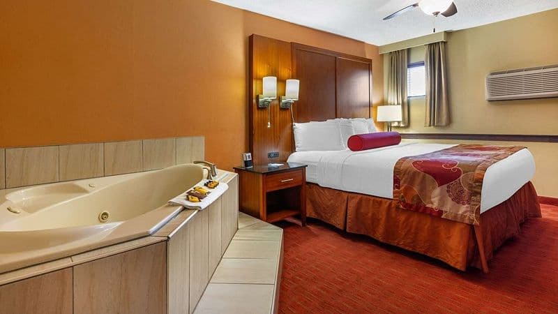 Best Western Plus Georgetown Corporate Center Hotel Jacuzzi room