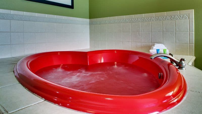 Greenfield Inn & Suites Elizabethtown, KY I65 Exit 94 Jacuzzi room