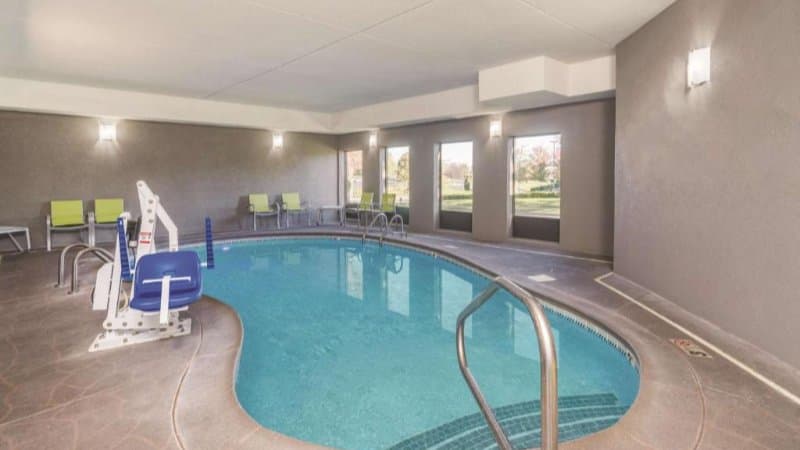 La Quinta Inn & Suites by Wyndham Louisville hotel photo 3