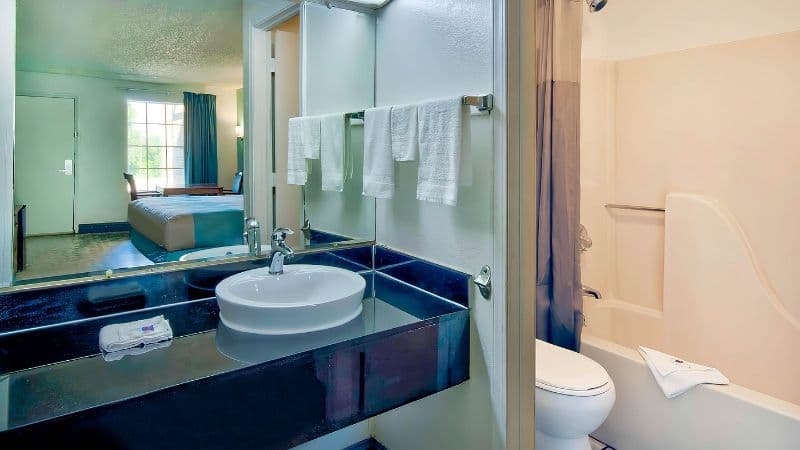 Motel 6 Grand Rivers, KY hotel photo 3