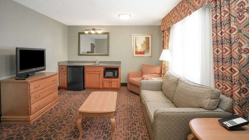 Spark by Hilton Bardstown hotel photo 3