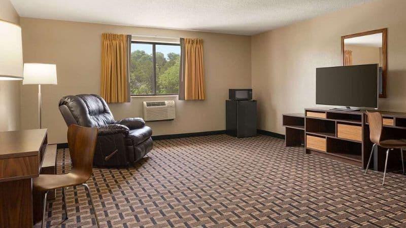 Super 8 by Wyndham Mayfield hotel photo 4