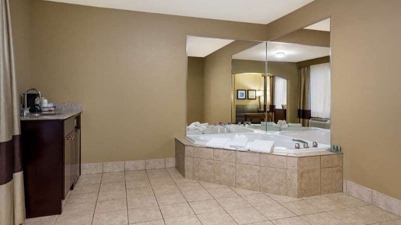 Best Western Morgan City Inn Jacuzzi room