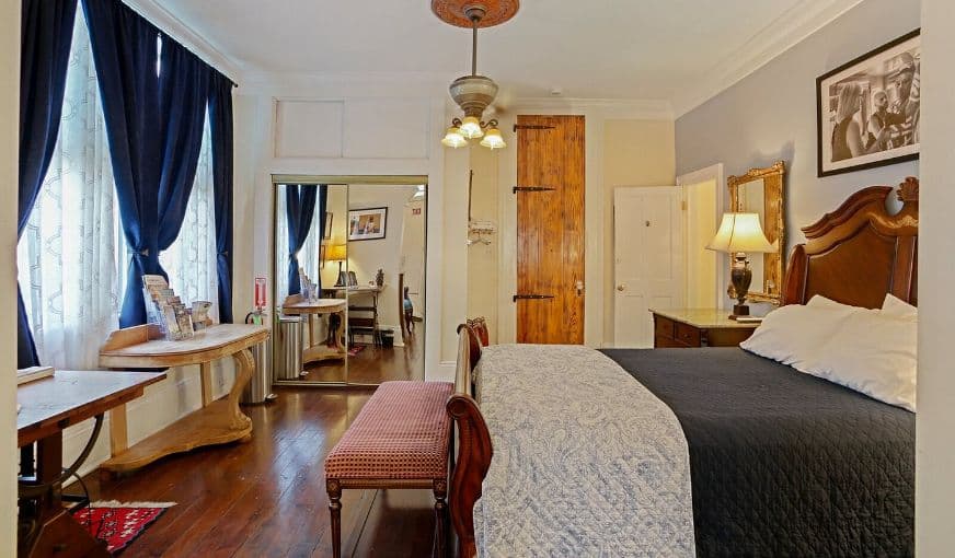 Blue60 Guest House Jacuzzi room