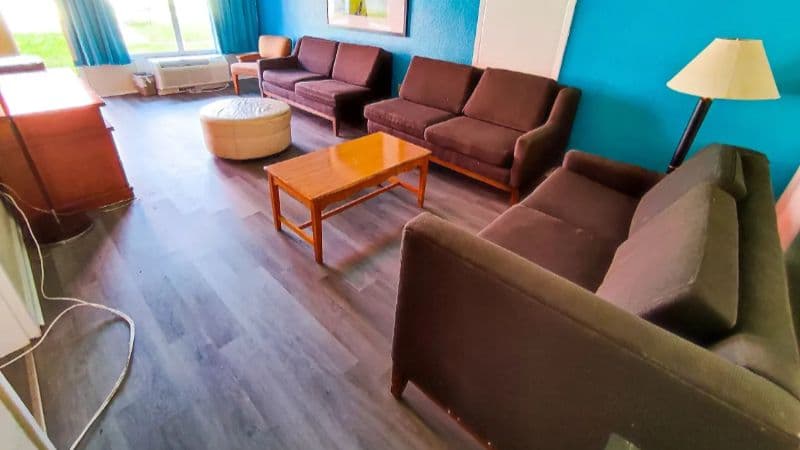 Clover Inn & Suites hotel photo 5