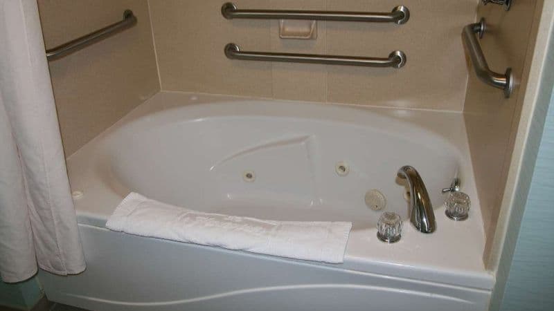 Hampton Inn Shreveport Airport Jacuzzi room
