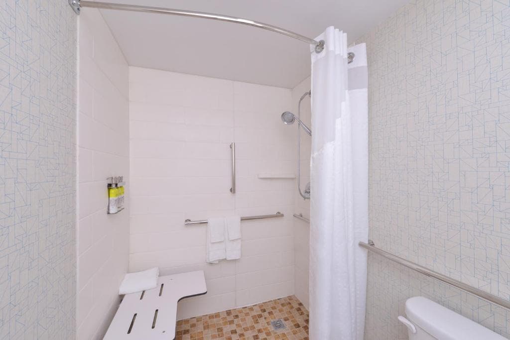 Holiday Inn Express & Suites Shreveport - West By IHG hotel photo 4