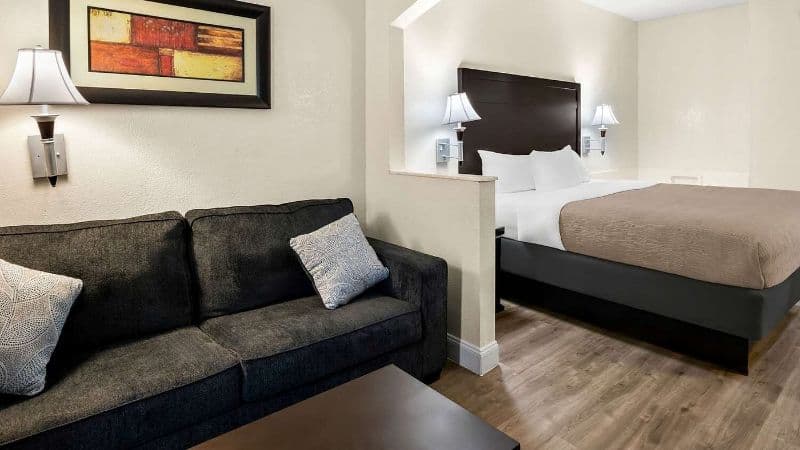 Quality Inn & Suites Lafayette hotel photo 3