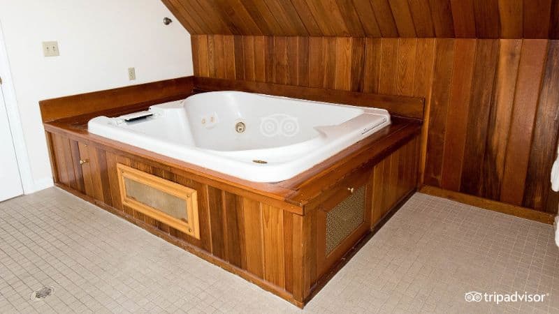 Elmwood Resort Hotel