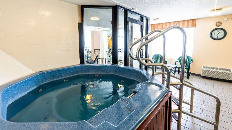Fireside Inn & Suites Portland Jacuzzi room